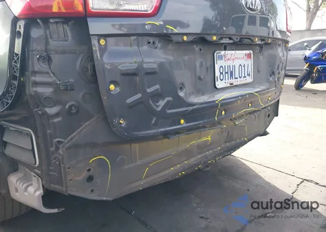 2017 Kia Sedona Lx z USA, uszkodzony, nr VIN KNDMB5C10H6283781